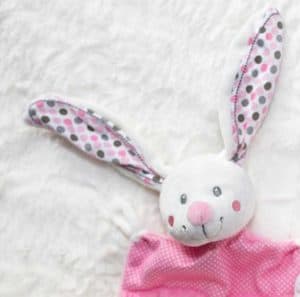 Plüschtier Hase mit Melodie